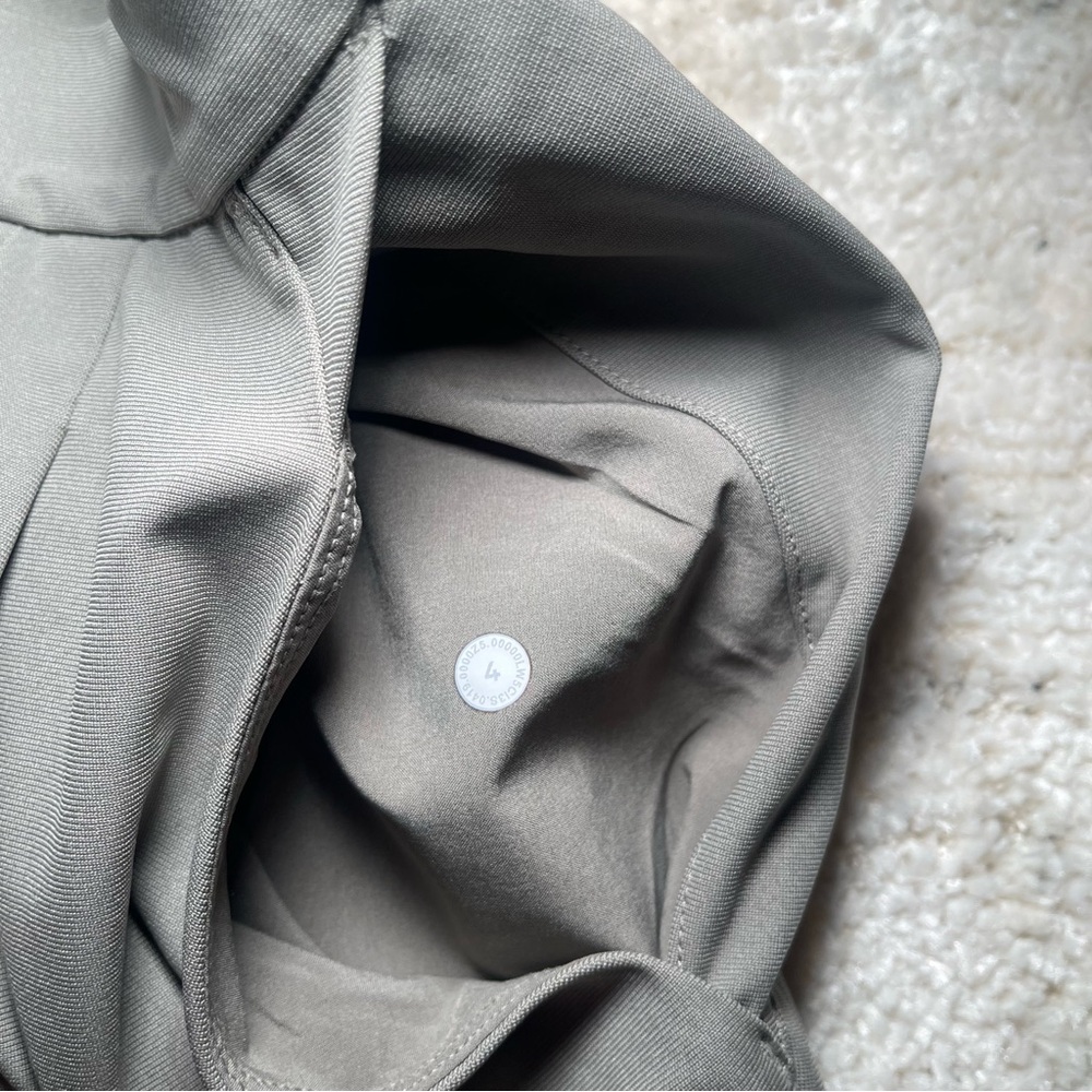 Lululemon Essential High Rise Trouser - Picture 8 of 8